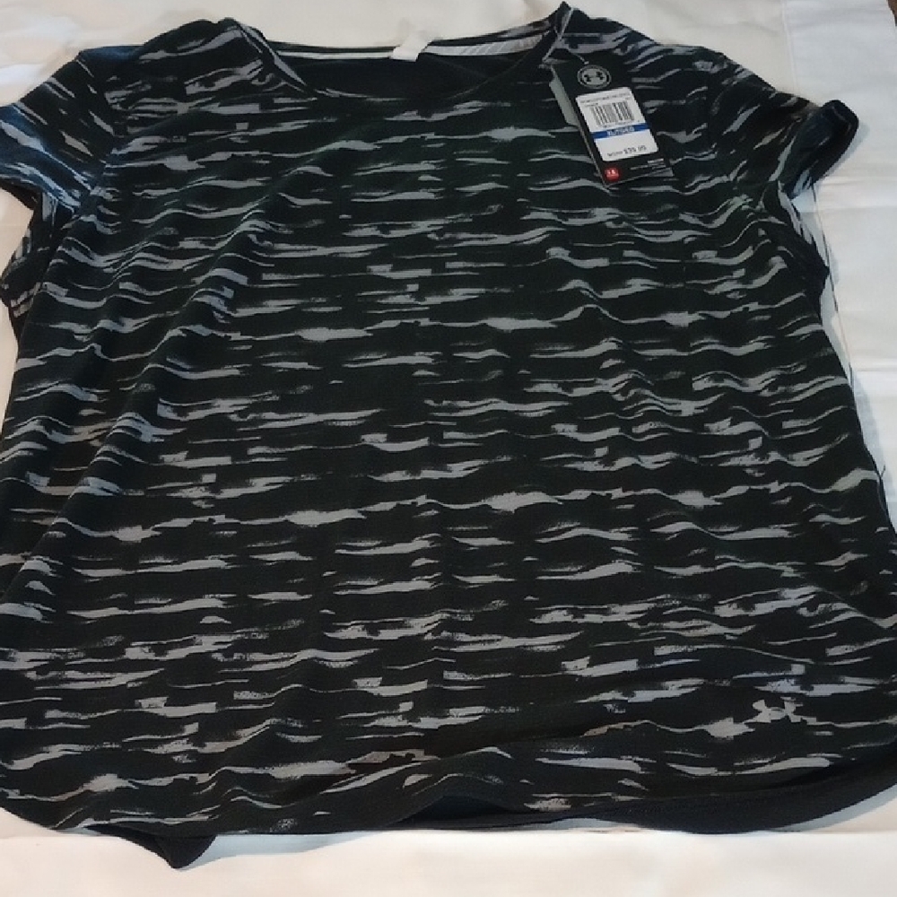 Under Armour Black and Gray Short Sleeve Tee